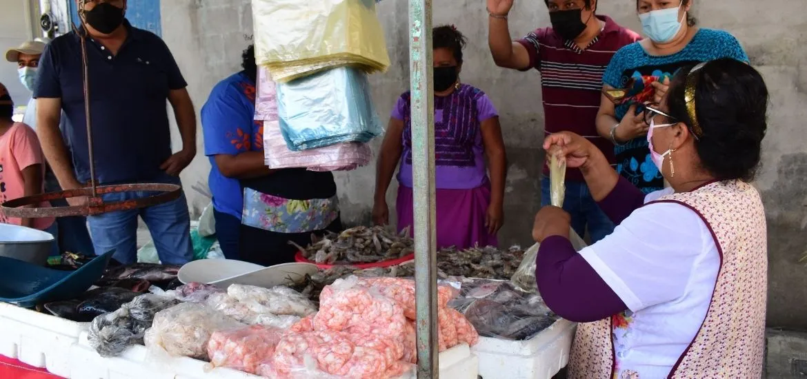Aumenta 90% en sus ventas en pescaderías por cuaresma en Tuxtepec | NVI  Cuenca
